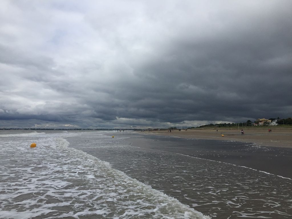 C'est le gris qui domine en cette fin juillet avec des nuages porteurs de pluies ou d'averses dans de nombreuses régions.