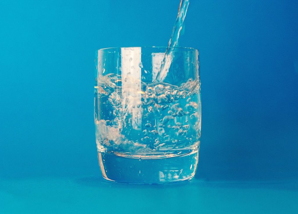 El agua sigue siendo la primera recomendación de los médicos El agua sigue siendo la primera recomendación de los médicos