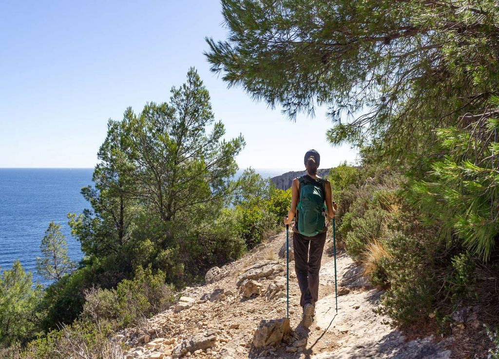 Randonner dans les calanques de Marseille, une belle déconnexion à deux pas de la ville.