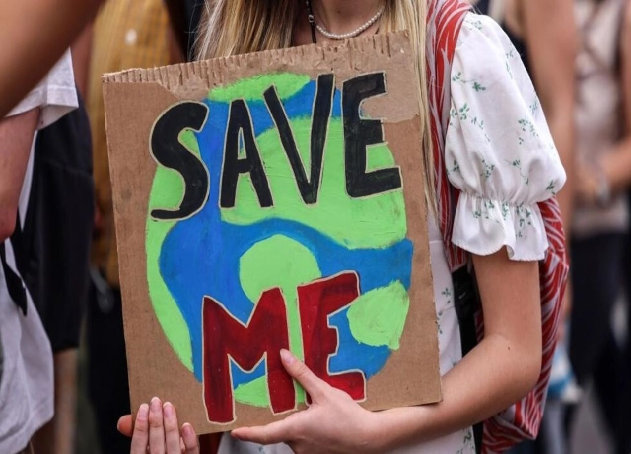 Manifestación en Toulouse durante el Día Internacional de Acción de la Juventud por el Clima, 23 de septiembre de 2022. © Charly Triballeau, AFP