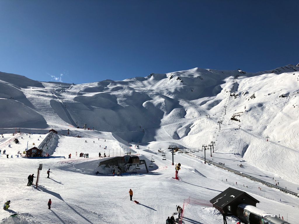 Neige abondante dans les Pyrénées Neige abondante dans les Pyrénées