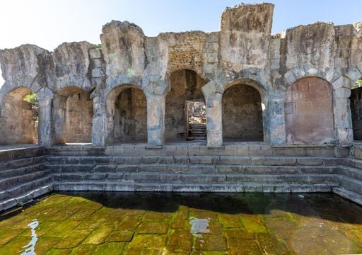 Le terme naturali pi&ugrave; nascoste della Sardegna: acque calde tra scogliere e boschi