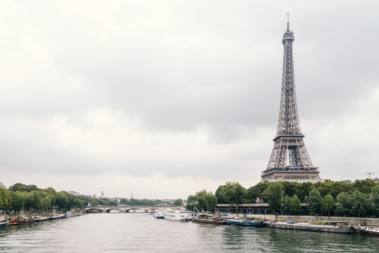 Le ciel sera de nouveau bien nuageux ce dimanche à Paris. Le ciel sera de nouveau bien nuageux ce dimanche à Paris.
