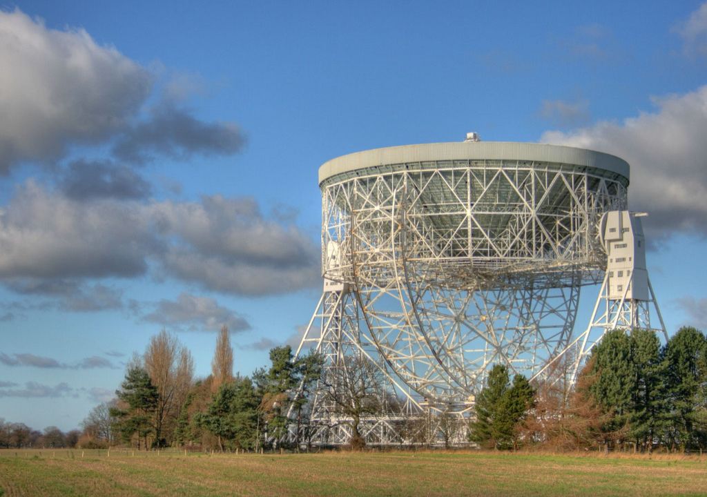 Leaked radio signals could help aliens identify Earth