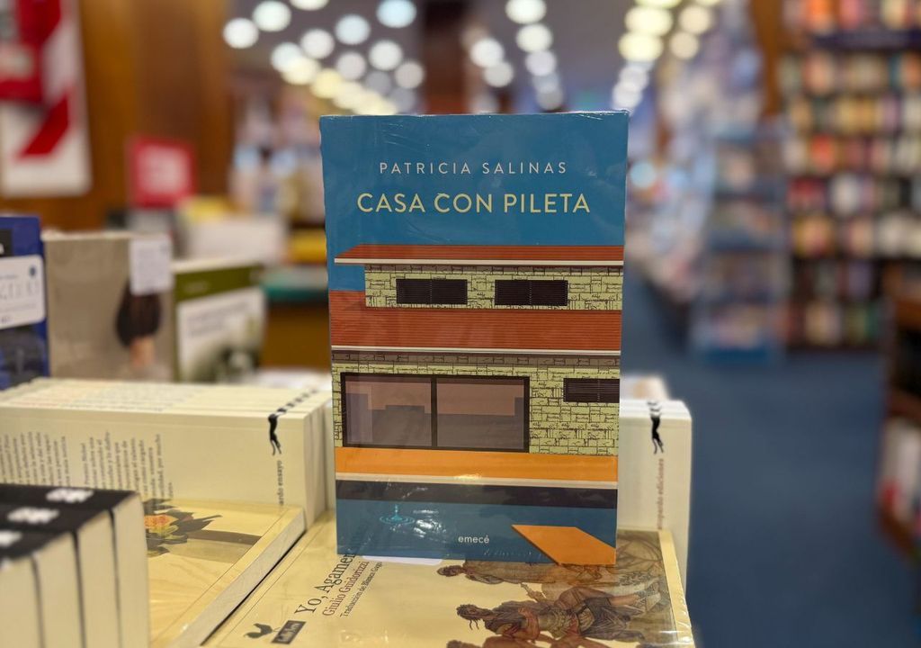 Casa con pileta, por Patricia Salinas Casa con pileta, por Patricia Salinas
