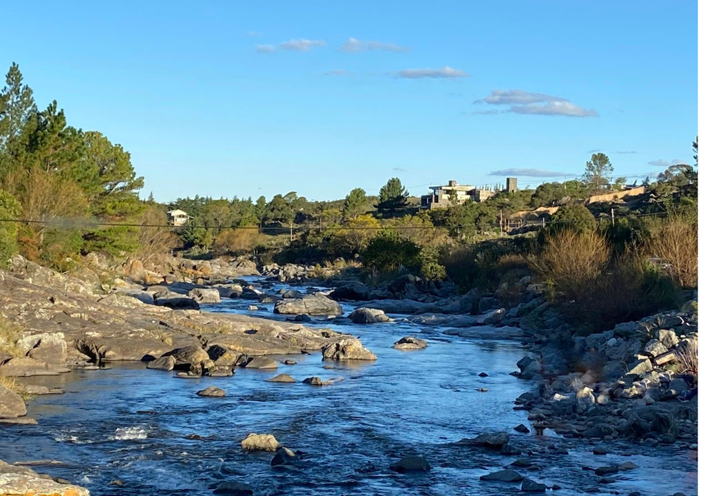 Sierras de Córdoba En San Clemente, el río San Pedro funciona como motor natural del paisaje. San Pedro Foto: X @turismocba