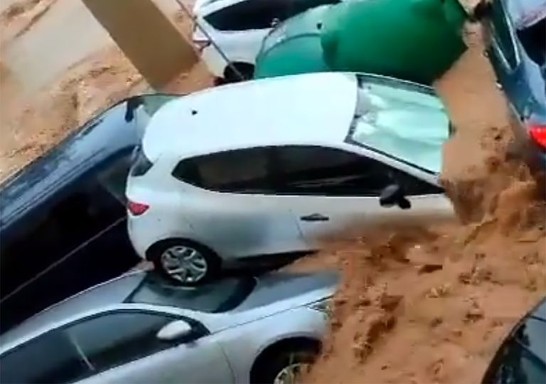 Maltempo in Spagna, alluvione lampo in Andalusia: i video Maltempo in Spagna, alluvione lampo in Andalusia: i video