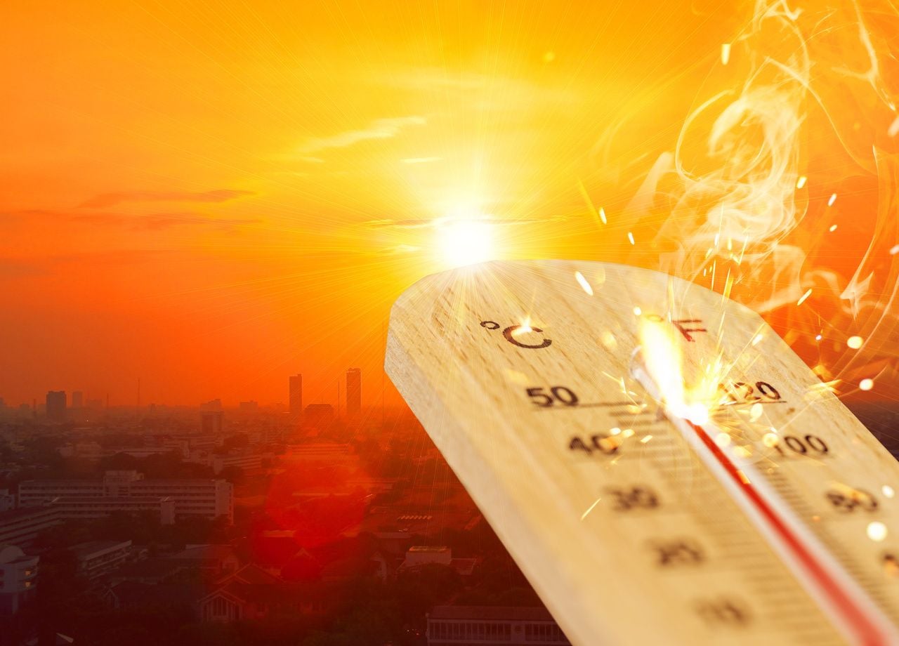 Las poblaciones de varios países asiáticos se están asfixiando ante temperaturas superiores a los 50 °C.