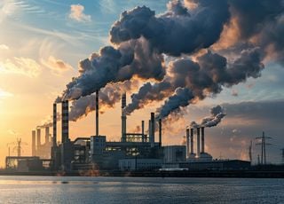 Les émissions de CO2 ont baissé en France en 2024, mais est-ce vraiment une bonne nouvelle ? 