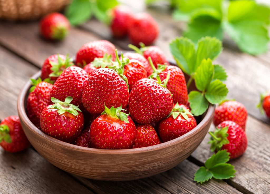 Les fraises aussi bonne fraîches qu'en confiture ! Et en plus, cela permettrait de faire le plein de vitamines ! Les fraises aussi bonne fraîches qu'en confiture ! Et en plus, cela permettrait de faire le plein de vitamines !