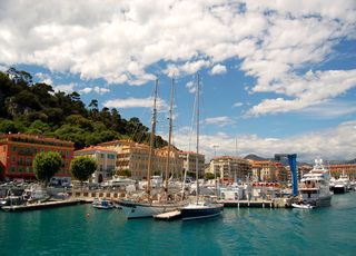 Les gros bateaux bientôt interdits à Nice ? Pourquoi ? Quelles conséquences ?