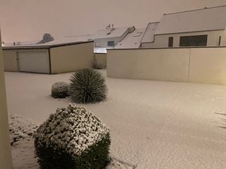 Les images de neige les plus impressionnantes ! Il continue de neiger ce soir en France : près de 20 centimètres prévus