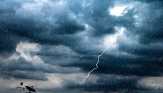Les orages, un classique de l'&eacute;t&eacute; m&eacute;t&eacute;o en France : voici les diff&eacute;rences entre l'&eacute;clair, la foudre et le tonnerre