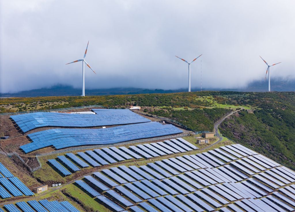 Para lograr un futuro neto cero, en el que se neutralicen las emisiones de gases de efecto invernadero, tenemos que replantearnos nuestros sistemas energéticos.