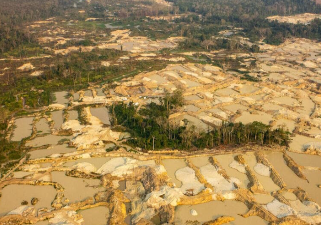 Mais de 60 mil hectares de mineração não estão registrados no sistema oficial da ANM, segundo análise de imagens de satélite. Mais de 60 mil hectares de mineração não estão registrados no sistema oficial da ANM, segundo análise de imagens de satélite.
