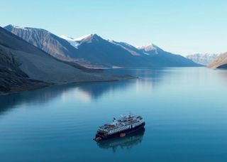 Aufatmen: Das in Grönland gestrandete Kreuzfahrtschiff Ocean Explorer ist wieder befreit!
