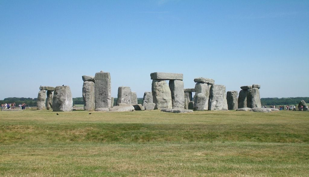 Stonehenge es especialmente popular entre los turistas. Stonehenge es especialmente popular entre los turistas.