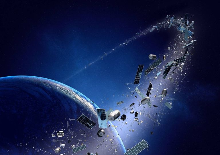 Puing-puing ruang angkasa yang mengorbit satelit yang mengorbit Bumi