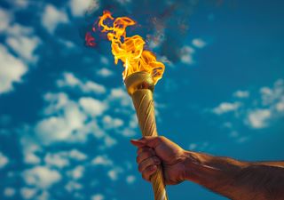 Die olympische Flamme: der kuriose Mechanismus, um sie in der Luft, zu Lande und zu Wasser zu halten!