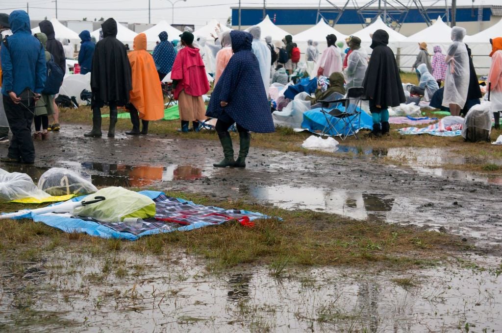 Los principales riesgos de salud pública asociados a determinados escenarios climáticos entre los que se encuentran el cólera y otras enfermedades transmitidas por el agua.