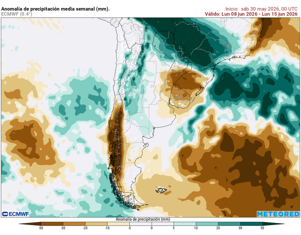 El mapa de anomalías de precipitación para la semana del 8 de junio muestra precipitaciones bajo lo normal desde el sur de Valparaíso hasta parte de Magallanes (color café), mientras que sobre lo normal desde parte de Valparaíso a Antofagasta, especialmente en cordillera.