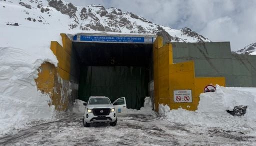 Llega un nuevo temporal con fuerte impacto en la cordillera argentina: alertas del SMN por nevadas, lluvias y Zonda