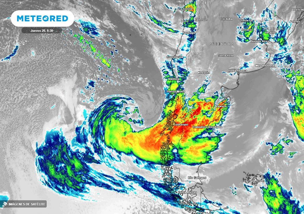 imagen satelital que muestra la ubicación del frente frío que afecta Chile