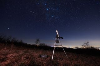 Chuva de meteoros Aurígidas 2025: quando e como ver o espetáculo das estrelas?