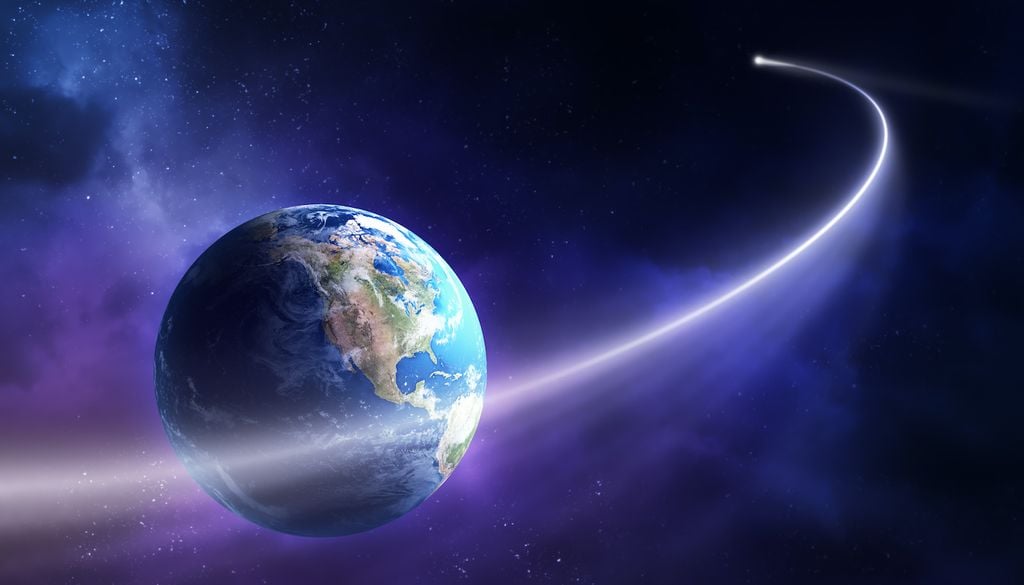 las trazas luminosas de las lluvias de meteoros se originan en los restos de cometas interiores.