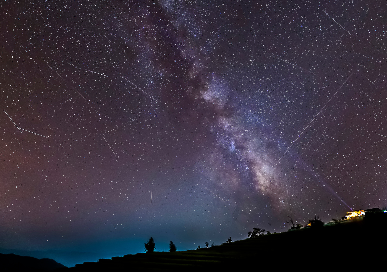 La observación del cielo nocturno ha sido uno de las actividades realizadas desde el comienzo de la civilización humana.