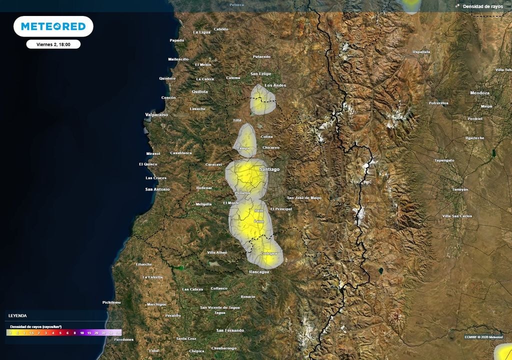 rayos. El modelo ECMWF proyecta actividad eléctrica durante la tarde del viernes en sectores de la Región Metropolitana, especialmente hacia el sur y poniente.