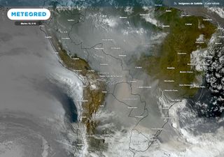 Lluvia negra: más una consecuencia de los extensos incendios que ahogan a Sudamérica