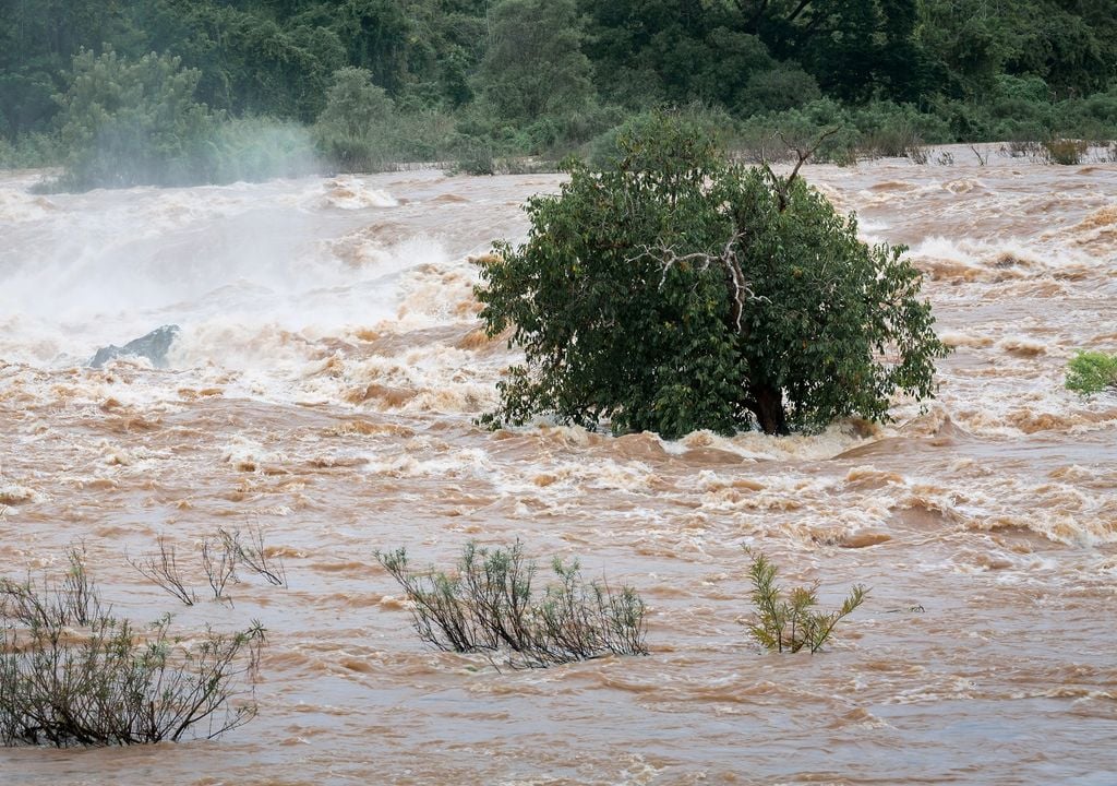 aumento de caudal en ríos; lluvias abundantes; isoterma cero alta