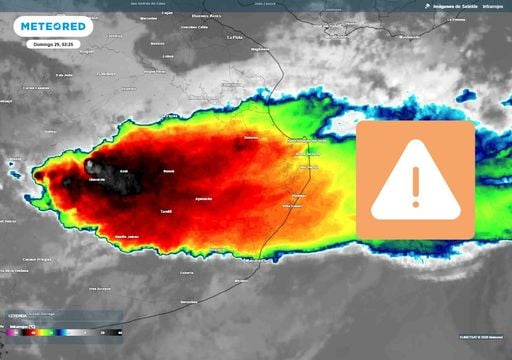 Lluvias de m&aacute;s de 150 mm e inundaciones en la provincia de Buenos Aires: el alerta naranja del SMN sigue vigente