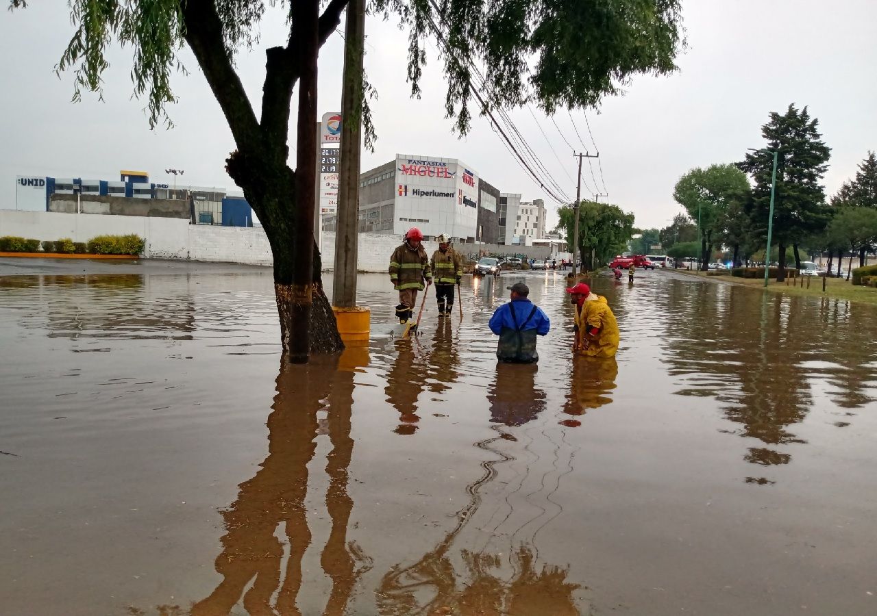 Intensas Lluvias Ocasionan Inundaciones En Metepec