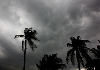 Lluvias torrenciales y vientos fuertes por la llegada de "Orlene" a México
