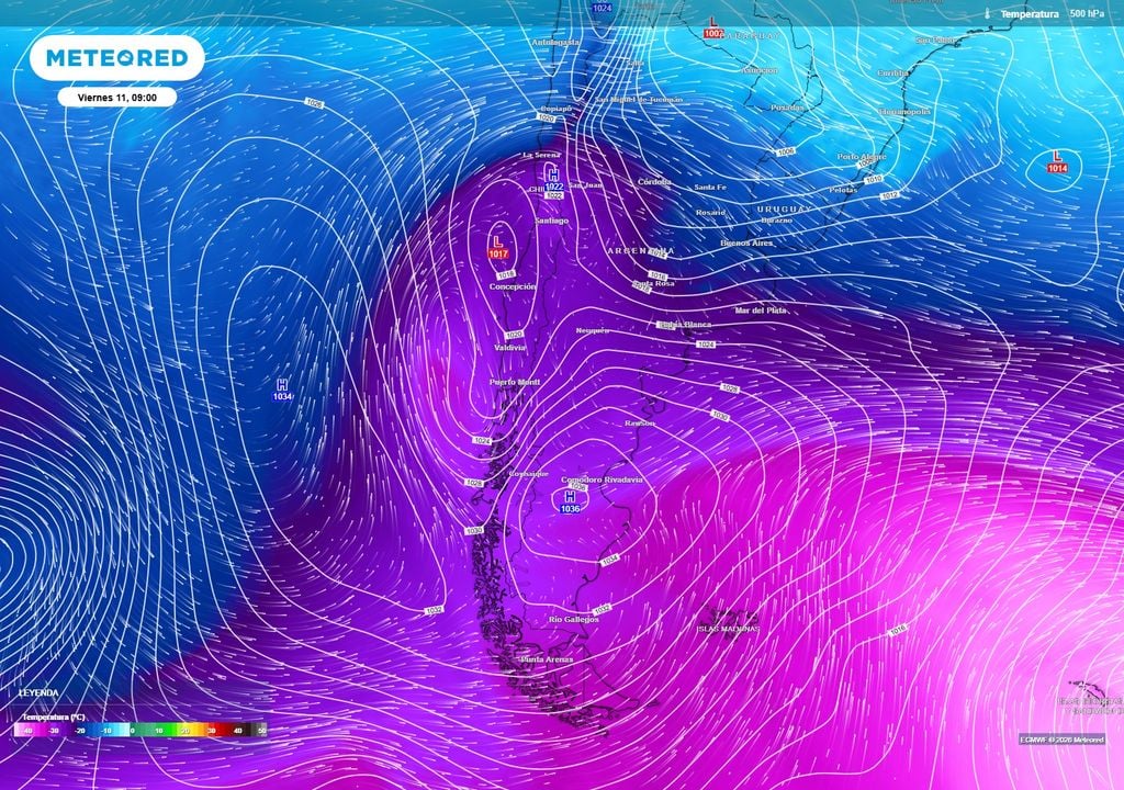 mapa de temperatura en altura. El ECMWF proyecta para el viernes un núcleo de aire frío en altura sobre Chile central, coincidiendo con una circulación ciclónica en superficie, una configuración que podría favorecer mayor inestabilidad, nubosidad y chubascos aislados.