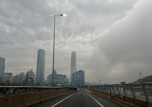Lluvias y rachas de hasta 80 km/h: nuevo sistema frontal impactar&aacute; a la Regi&oacute;n Metropolitana