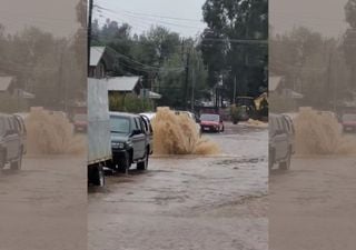 Lluvias y río atmosférico generan avalanchas, derrumbes e inundaciones en el sur de Chile 