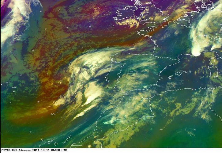 Lo Que “barren Y Llevan” Los Frentes: El Caso Del 10 De Octubre De 2014 Imagen RGB de masas de aire del 11 de octubre de 2014 a las 06 UTC. Una incipiente estructura en "coma" ligada a la borrasca atlántica, más a la derecha y con posible frente frío asociado, desarrolla en su parte delantera convección profunda y organizada asociada a la masa cálida, húmeda e inestable de latitudes más bajas. Fuente: EUMETSAT