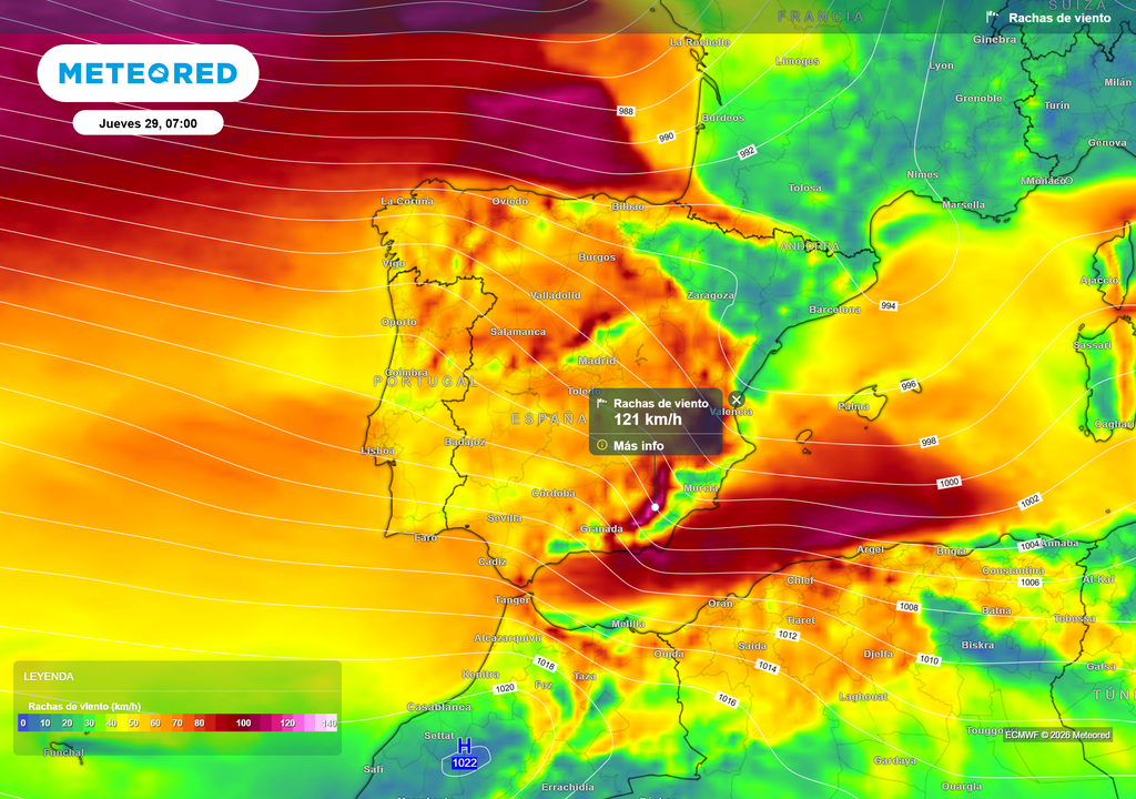 En algunos momentos de este temporal las rachas de viento podrían azotar de manera huracanada.