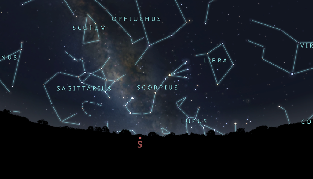 Costellazione dello Scorpione Compresa tra Bilancia e Sagittario, la costellazione dello Scorpione vista dall'Italia rimane sempre bassa sopra l'orizzonte meridionale. Credit: Stellarium web