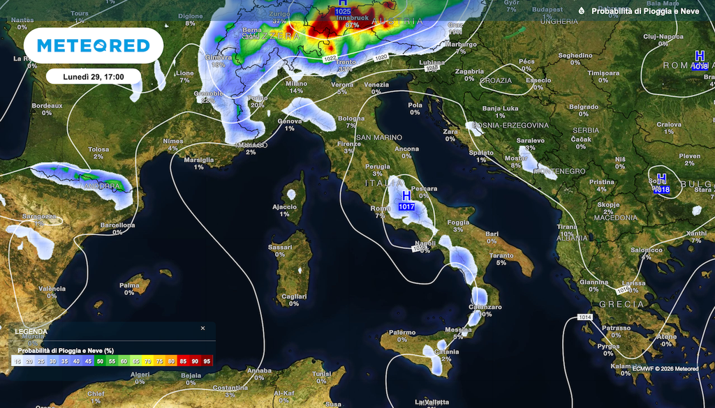 La mappa di probabilità di precipizioni per lunedì pomeriggio vede le Alpi con temporali quasi certi, e probabilità medio alta di rovesci di calore anche in Appennino.