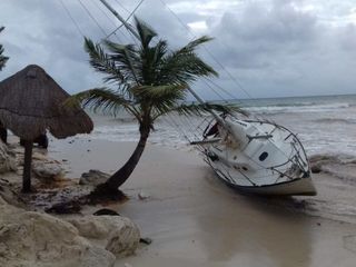 Lorena llegará como huracán a Baja California Sur