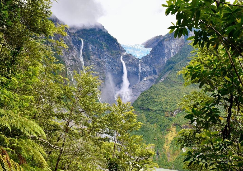 El Ventisquero Colgante es uno de los principales atractivos del Parque Nacional Queulat.