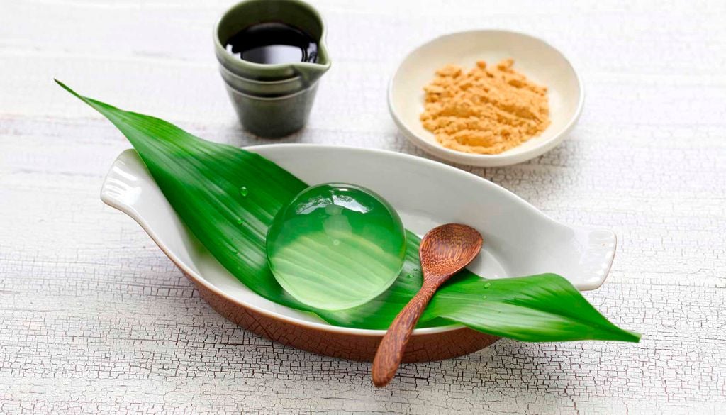 Este postre prácticamente está libre de calorías y tiene un sabor fresco y sutil. Sin refrigeración, pierde su forma en unos 30 minutos.Imagen: By Food