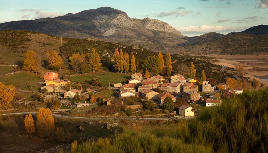 Los montes palentinos, como los próximos a la localidad de Alba de los Cardaños, son ideales para disfrutar del eclipse.