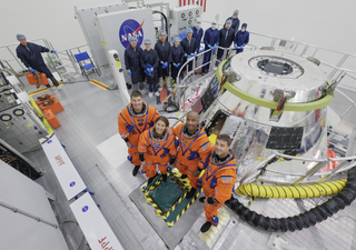 Los astronautas de la NASA pasan 18 meses entrenando para tan solo 10 días orbitando la Luna