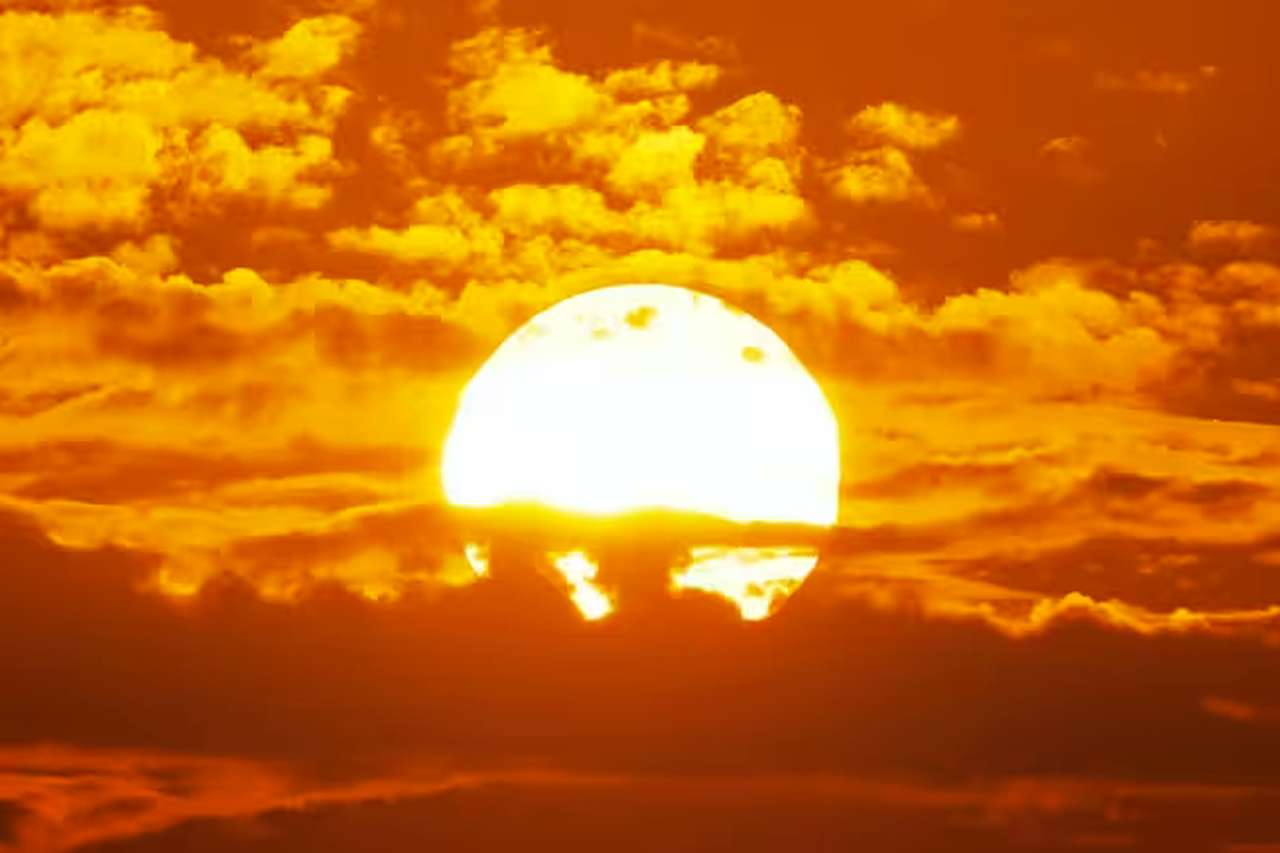 Una foto muy brillante y vívida del sol. Crédito: Drought.gov