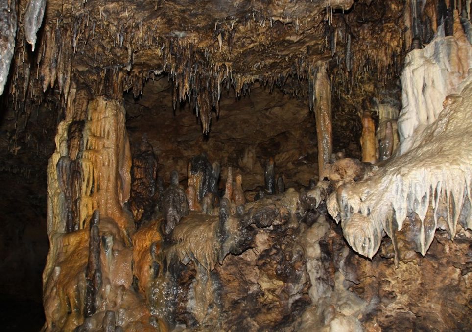 Cueva Los Enebralejos